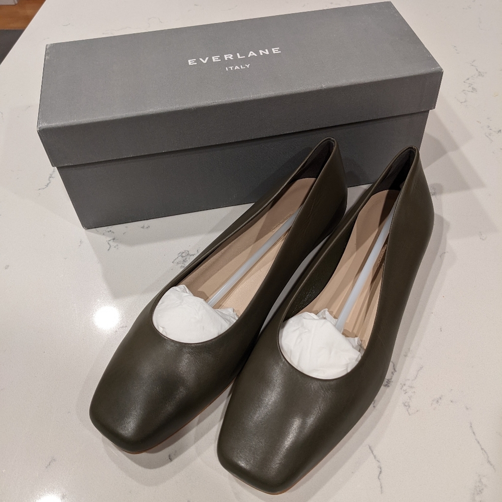 Everlane the 90s flats size 9.5 Olive